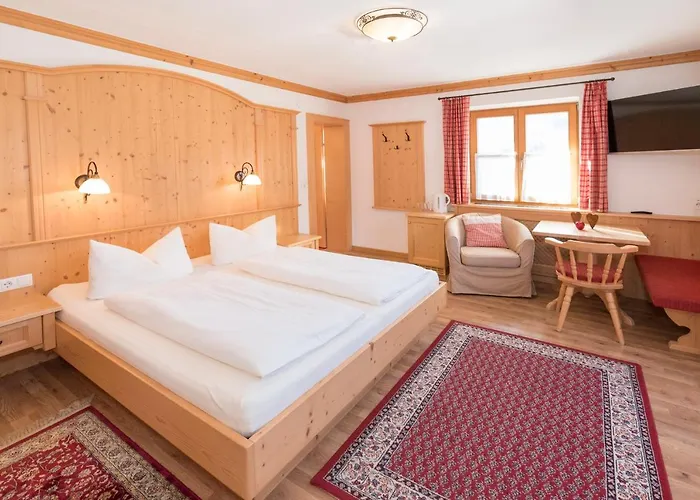 Kleine, Feine Sonnwend Konukevi Alpbach